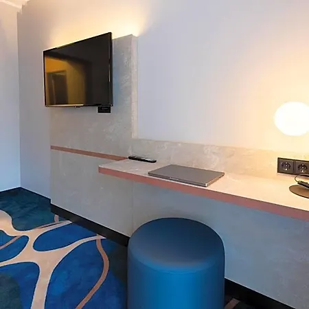 - The Niu, Stream By Ihg Hotel 4*
