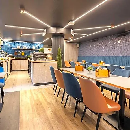 - The Niu, Stream By Ihg Hotel 4*