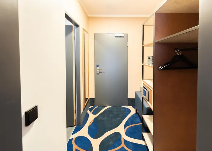 - The Niu, Stream By Ihg 4*