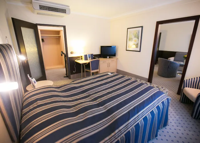 - The Niu, Stream By Ihg