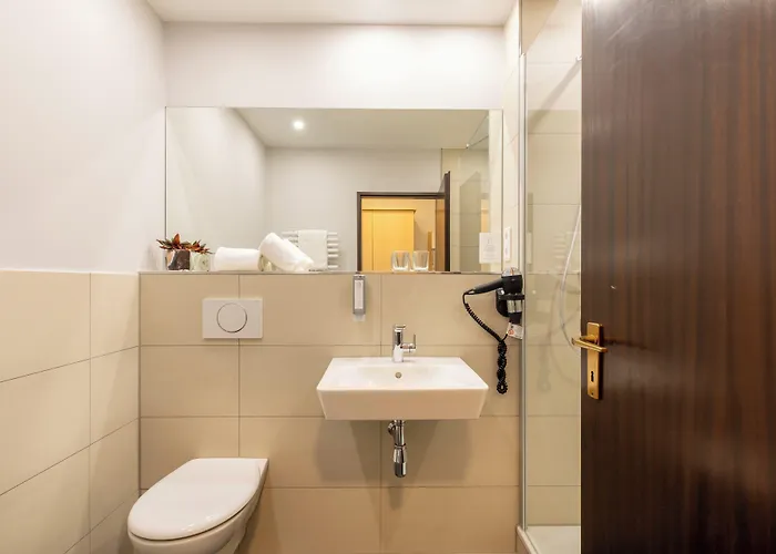 - The Niu, Stream By Ihg 4*